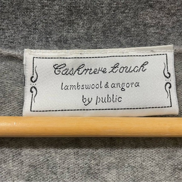 Public Cashmere Touch Lambswool Angora Gray Penguin Print Cardigan Size XL - Picture 6 of 7